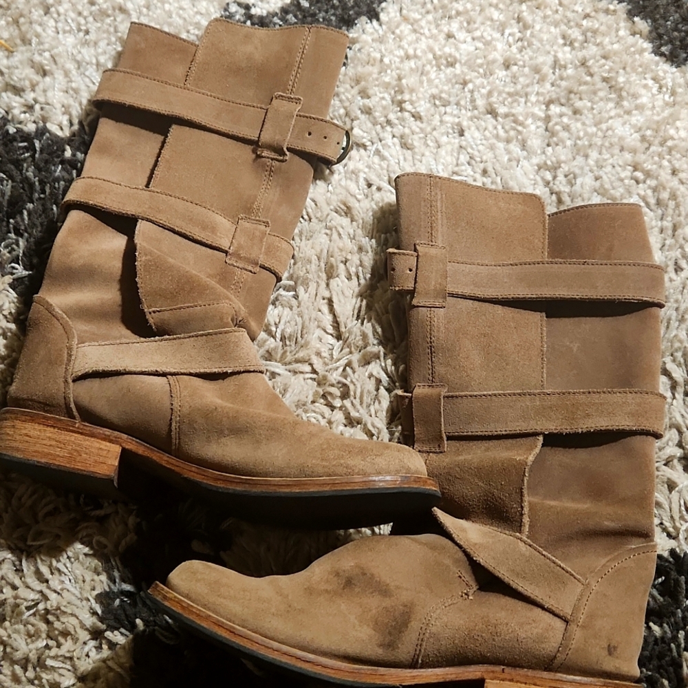 Suede boot